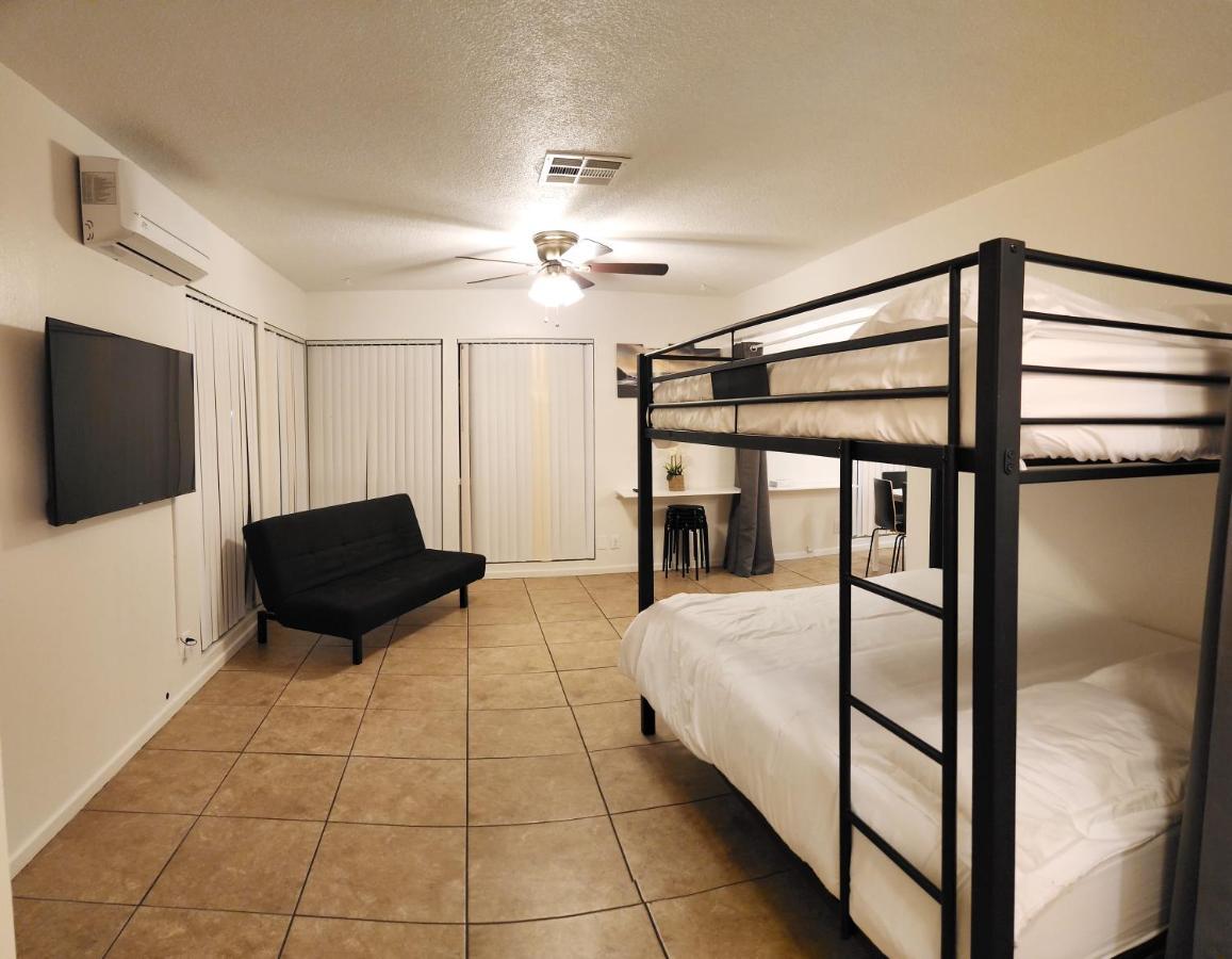Centrally Located, 4X Queen, 300 Mbps Internet With Backyard! Hemet Extérieur photo
