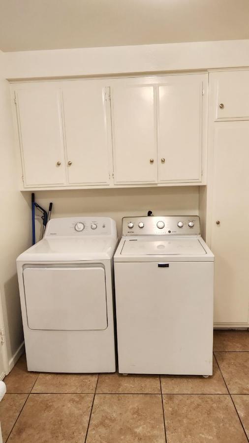 Centrally Located, 4X Queen, 300 Mbps Internet With Backyard! Hemet Extérieur photo