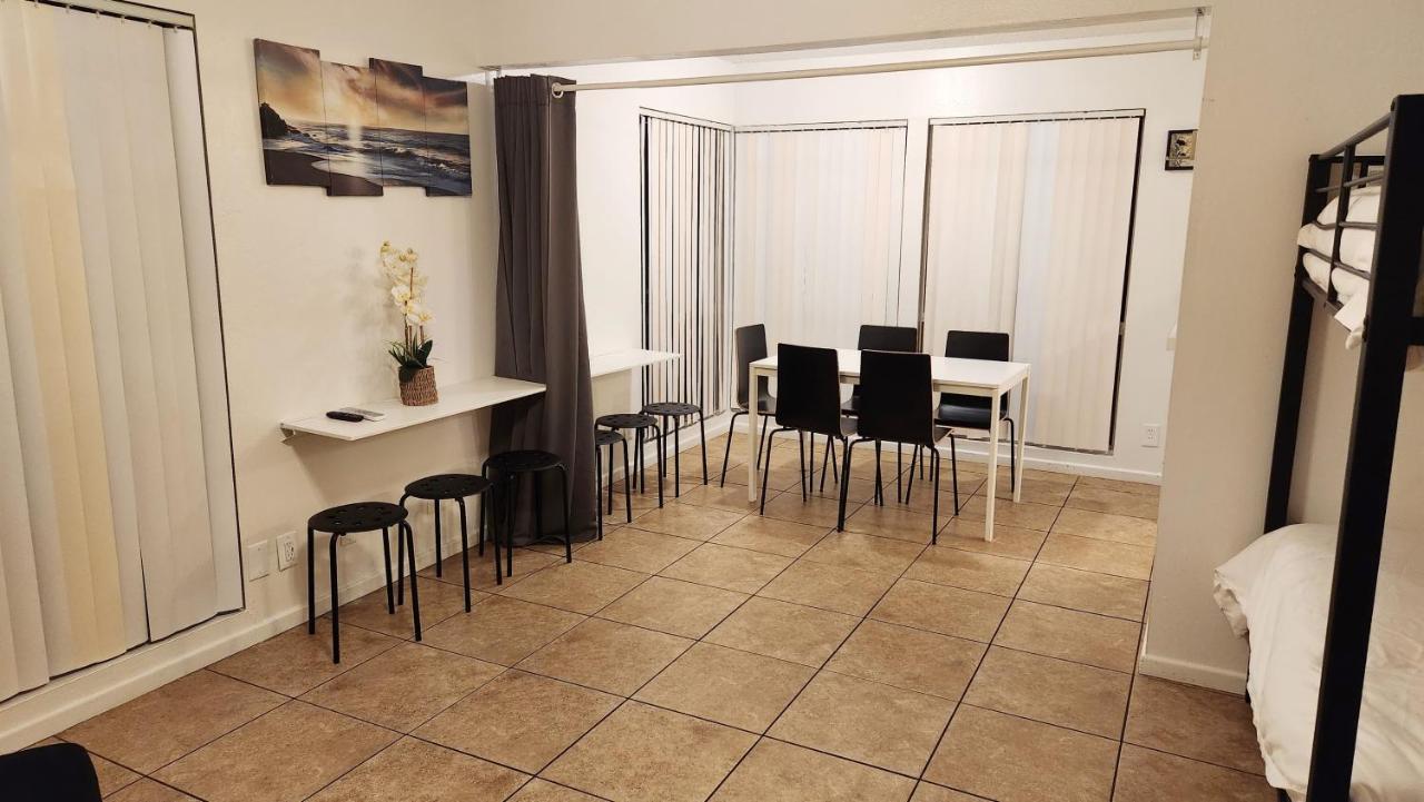 Centrally Located, 4X Queen, 300 Mbps Internet With Backyard! Hemet Extérieur photo