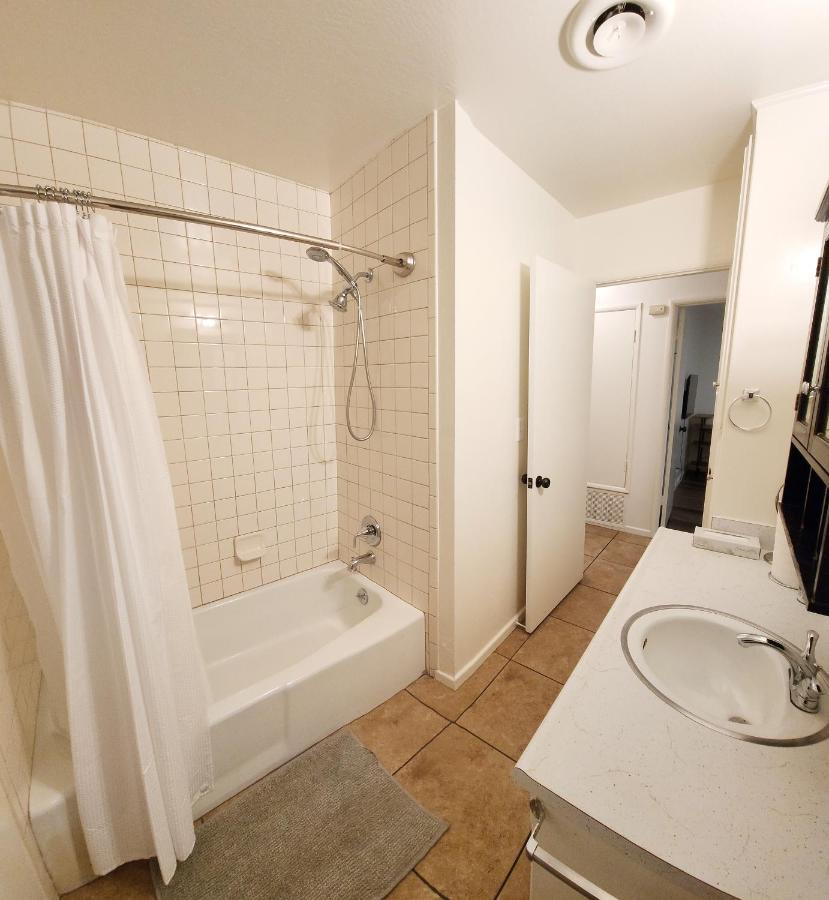 Centrally Located, 4X Queen, 300 Mbps Internet With Backyard! Hemet Extérieur photo