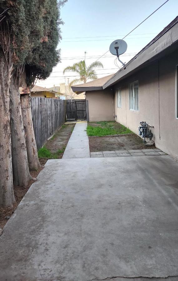 Centrally Located, 4X Queen, 300 Mbps Internet With Backyard! Hemet Extérieur photo