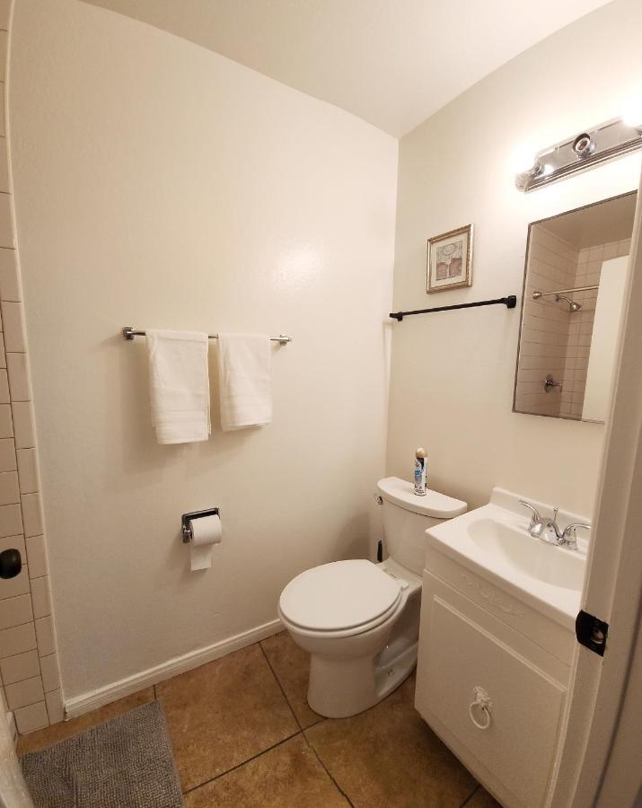 Centrally Located, 4X Queen, 300 Mbps Internet With Backyard! Hemet Extérieur photo